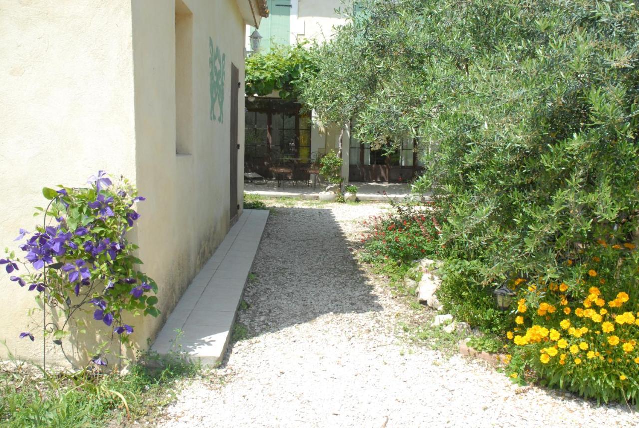 Gite Du Mas Des Oliviers Mezoargues Luaran gambar